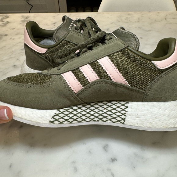 Adidas army green and pink running shoes - Picture 7 of 8